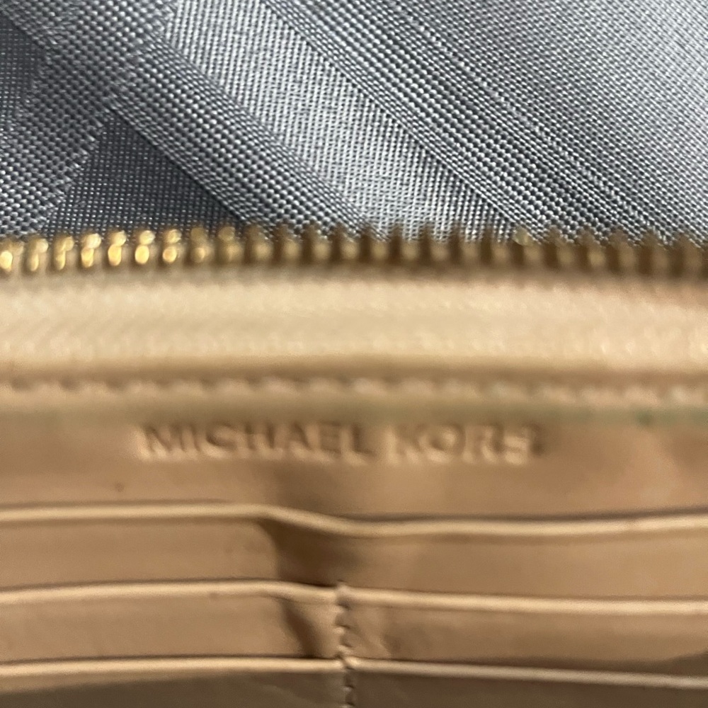 Vintage Michael Kors Monogram Brown Clutch - Picture 4 of 15